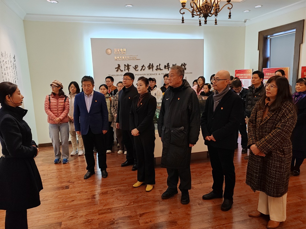 说明: C:\Users\Lenovo\Desktop\1683168 3诸侯快讯入口师生开展党支部联合主题党日活动\20231117党日活动2.jpg