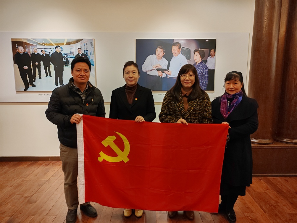 说明: C:\Users\Lenovo\Desktop\1683168 3诸侯快讯入口师生开展党支部联合主题党日活动\20231117党日活动4.jpg